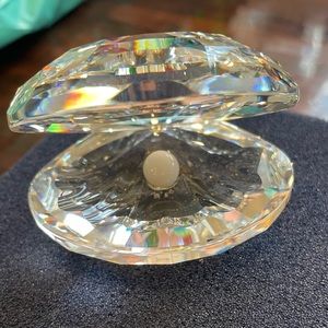 Swarovski Oyster with Pearl